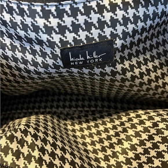 Nicole Miller Black and White Geometric Weekender Travel Bag - Picture 16 of 16